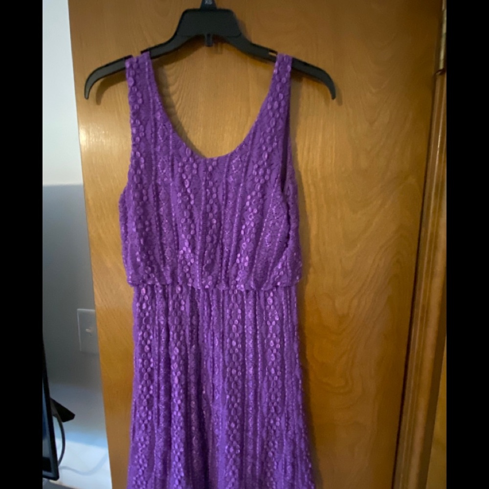 Dress - Picture 6 of 7
